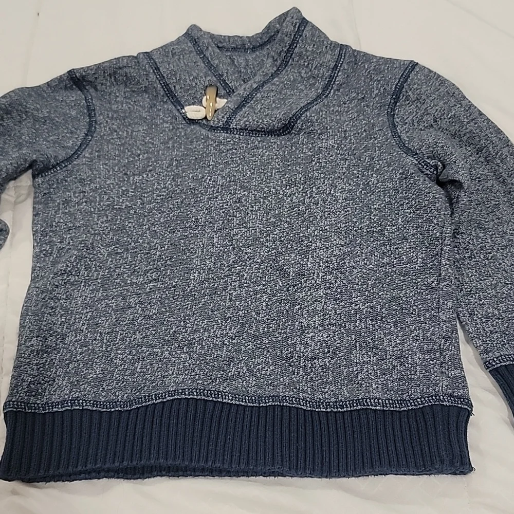 ✨️ Oshkosh Boys Sweater Sz..5T. U2